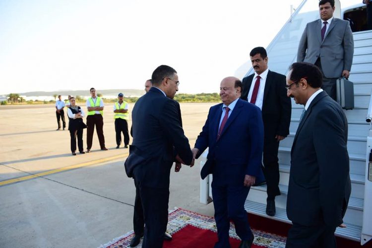الرئيس هادي يصل إلى المغرب لزيارة الملك سلمان