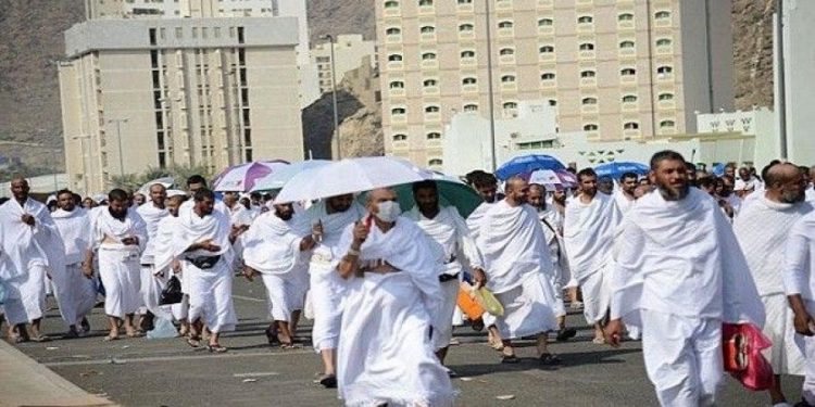 الرئيس هادي يطمئن بإتصال هاتفي على الحجاج اليمنيين