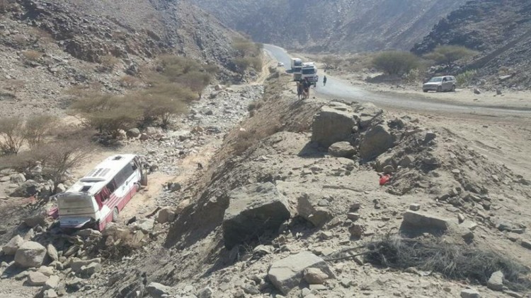 وفاة مواطن وإصابة العشرات بسبب حادث مروري بين محافظتي مأرب والبيضاء