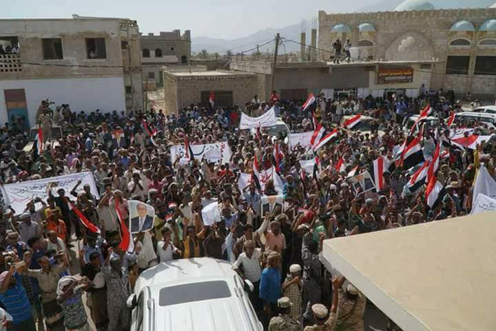 سقطرى.. بيان جماهيري يؤيد رئيس الجمهورية ويدعم قراراته في الحفاظ على وحدة وسيادة البلاد