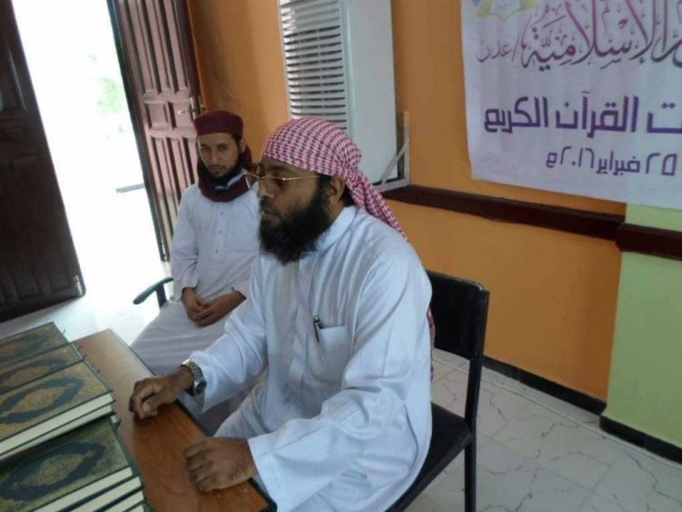 عاجل: إغتيال الشيخ بازرعة إمام وخطيب مسجد عبد الله في المعلا بعدن