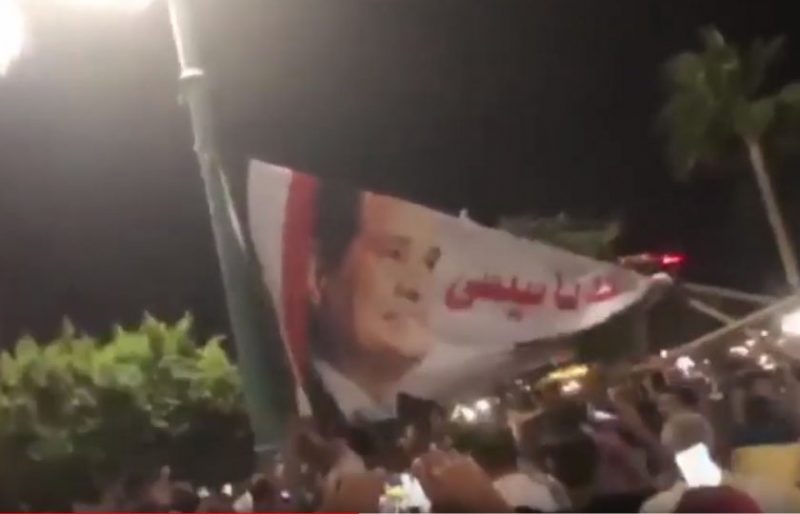 بقاء السيسي في السلطة لم يعد ممكناً.. 3 سيناريوهات أمام الشعب المصري