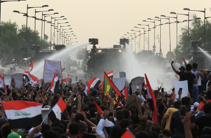 صحيفة أمريكية: لهذه الأسباب تخاف إيران من ثورتي العراق ولبنان!