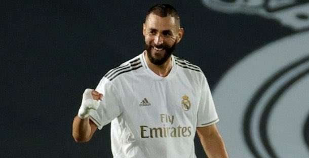 ريال مدريد يتمسك بالصدارة بفوزه على ألافيس