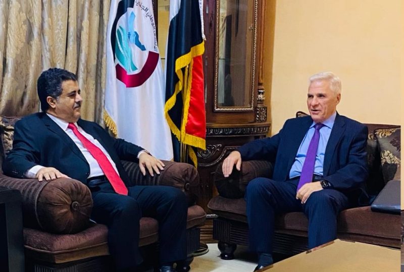 في لقاء مع رئيس الائتلاف الوطني الجنوبي.. السفير الروسي يؤكد على موقف بلاده الداعم للحكومة الشرعية في اليمن