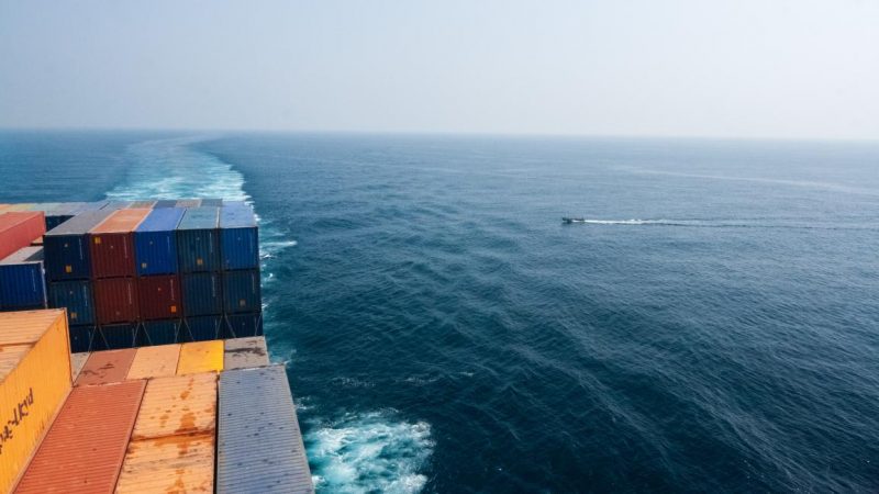 السلطات البريطانية تعلن عن تعرّض سفينة تجارية لهجوم قبالة السواحل اليمنية