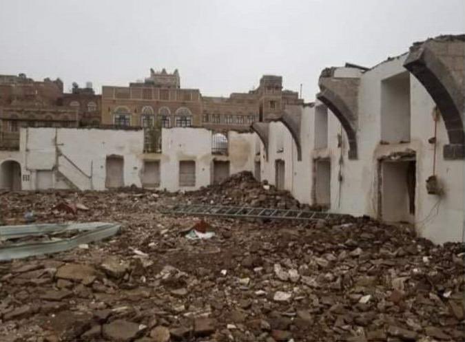 وزير يمني يدين جريمة هدم مليشيا الحوثي لمسجد أثري في صنعاء