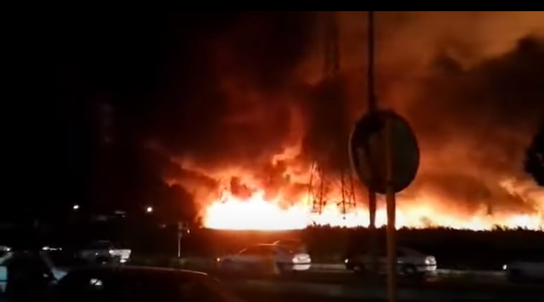 بعد ساعات من حريق بوشهير.. النيران تلتهم منشأة إيرانية في قزوين