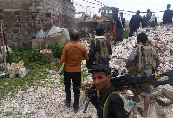 مواجهات مسلحة بين قيادات حوثية في مدينة دمت .. ومصادر تكشف التفاصيل