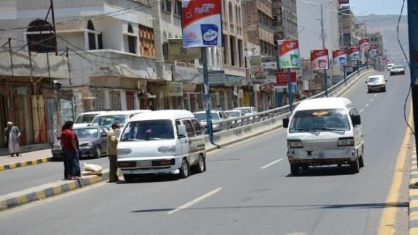 مليشيات الحوثي تفرض جبايات جديدة على سائقي باصات النقل الداخلي