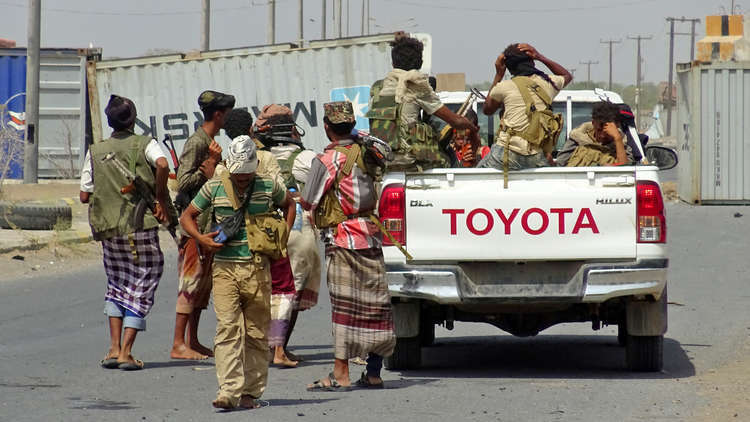 الحوثيون يختطفون العشرات من أبناء احدى القرى في الحديدة ومصادر تكشف الأسباب