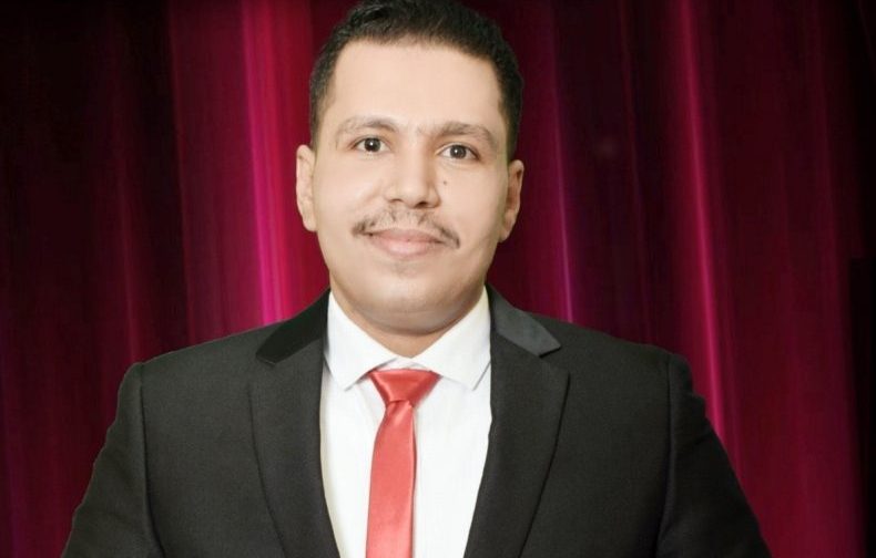 الصحفي احمد ماهر يوجه أول رسالة من داخل سجون الانتقالي: أنا مسجون ظلما وعداوتا في بلد أصبحت الصحافة فيها إرهاب