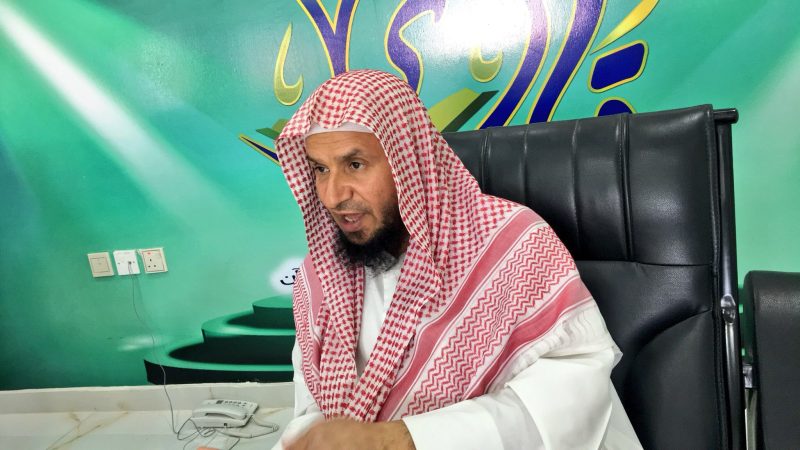 الشيخ عمر العيد يفارق الحياة بعد صراع مع المرض