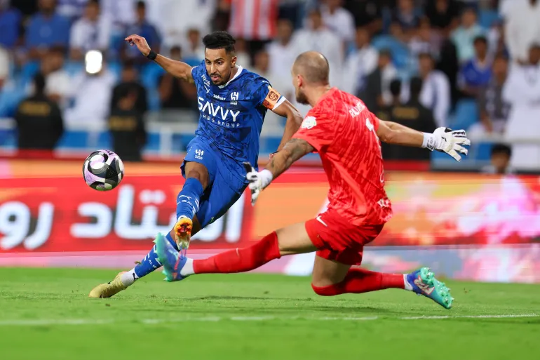 الهلال يتصدر الدوري السعودي بفوز كبير على الاتحاد في الكلاسيكو