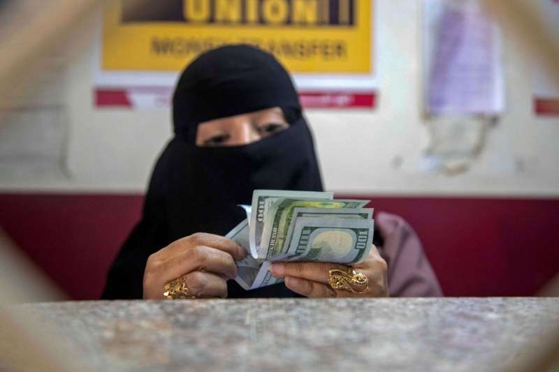 ارتفاع كبير في الفجوة بين صنعاء وعدن في قيمة الريال اليمني