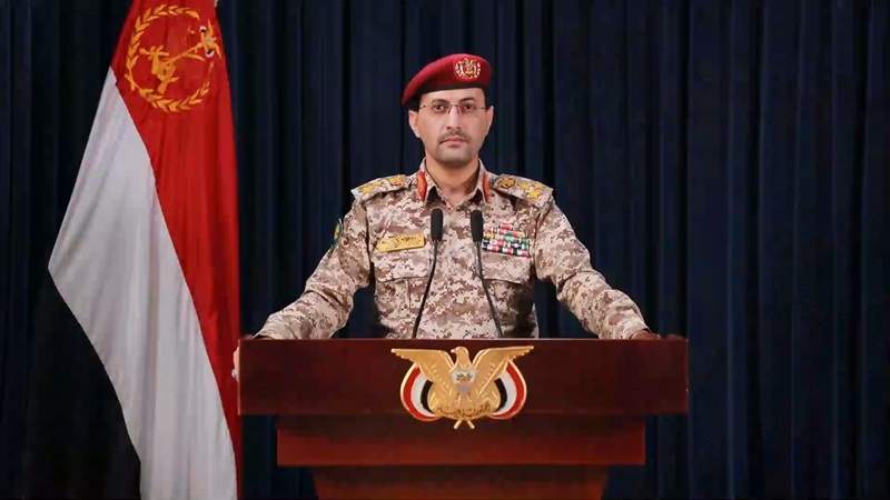 الحوثيون يزعمون استهداف "فنسون وترومان" بطائرات مسيّرة وصواريخ
