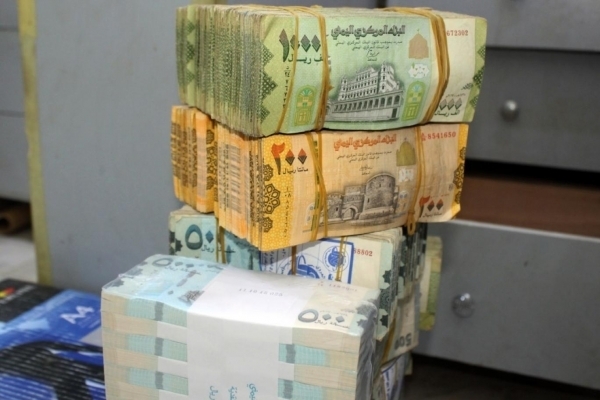 تواصل انهيار الريال اليمني في عدن