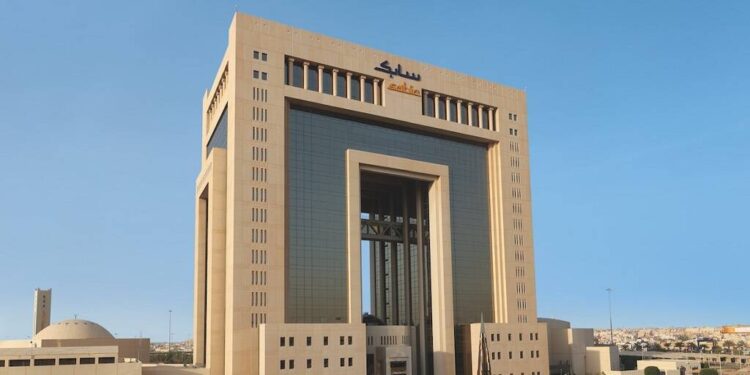 الرياض المالية تكشف عن خسائر سابك في الربع الأول وترصد تحسن الأداء