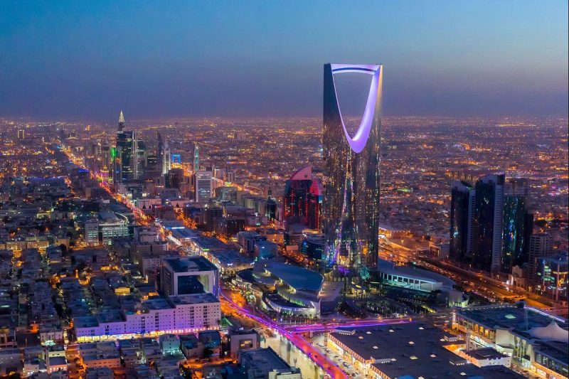 الطقس يشتد في السعودية وأجواء غير مستقرة تضرب عدة مناطق