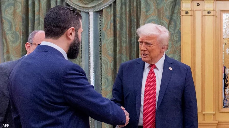 ترامب يمتدح الرئيس السوري أحمد الشرع ويصفه بـ"المقاتل القوي"