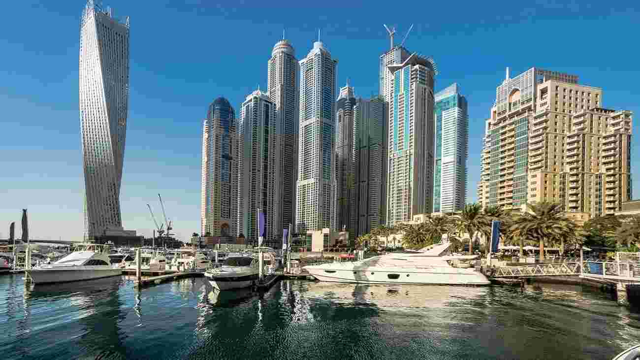 درجات حرارة قياسية في الإمارات مع تسجيل 51.6 درجة مئوية