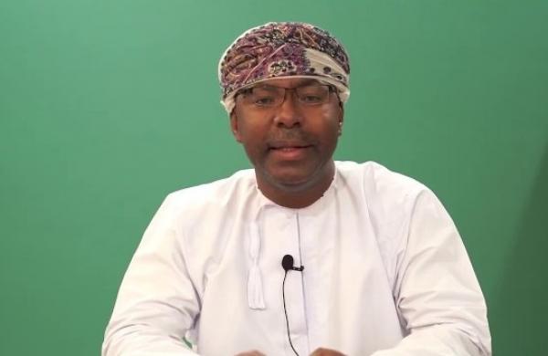 رحيل الإعلامي العُماني محمود عبيد الحسني بعد مسيرة حافلة بالإنجازات