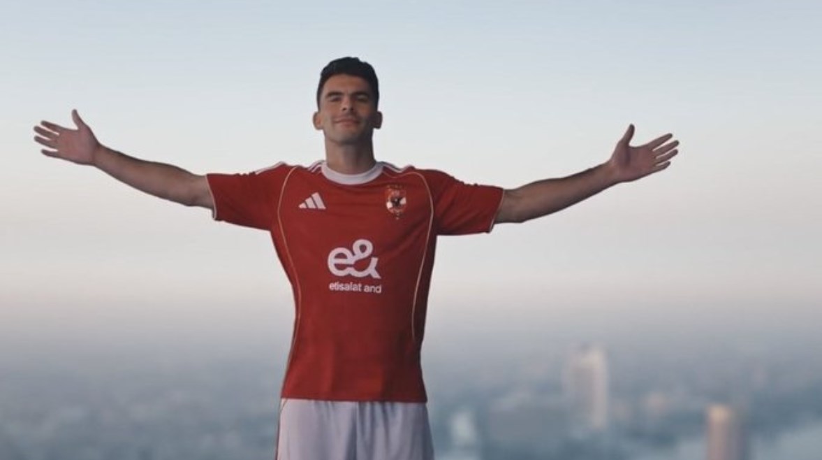 الأهلي المصري يضم أحمد مصطفى زيزو من الزمالك في صفقة تاريخية استعدادًا لكأس العالم للأندية