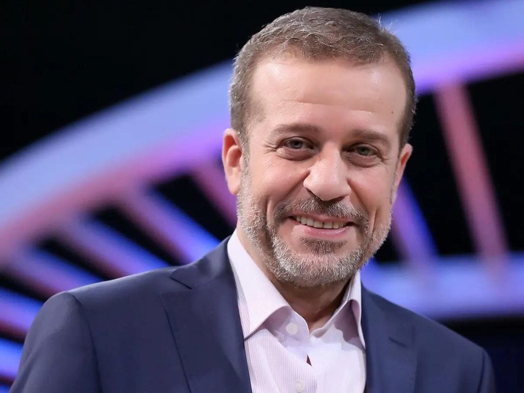 تزوجت مرتين.. والد أسماء شريف منير يوجه رسالة مؤثرة لزوجها الجديد خلال العقد