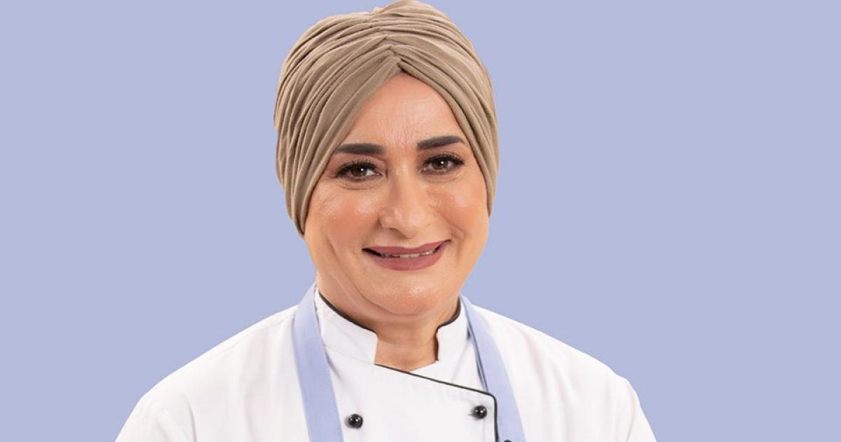 منال العالم تحسم الجدل حول إطلالاتها المتنوعة بين الحجاب وخلعه