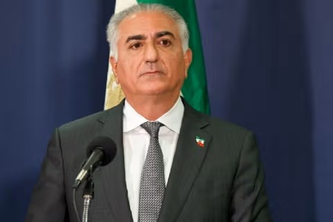 ولي عهد إيران السابق رضا بهلوي يكشف عن قرب انهيار النظام