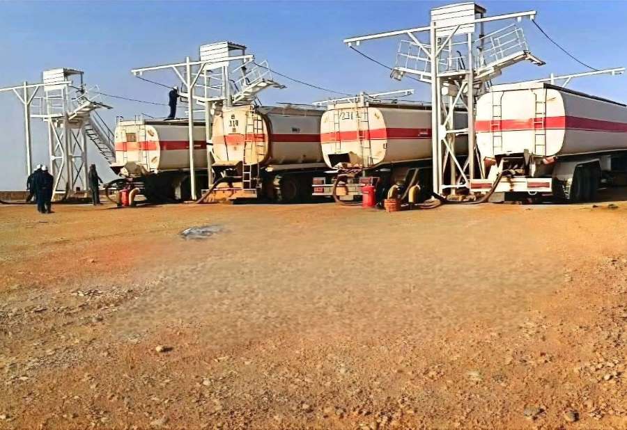 عاملون في قطاع النفط بمحافظة شبوة يهددون بإيقاف ضخ النفط إلى كهرباء عدن
