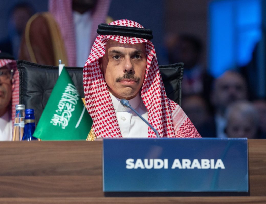 وزير الخارجية السعودي يكشف عن موقف المملكة من أزمتي اليمن وإيران خلال قمة إسلامية كبرى