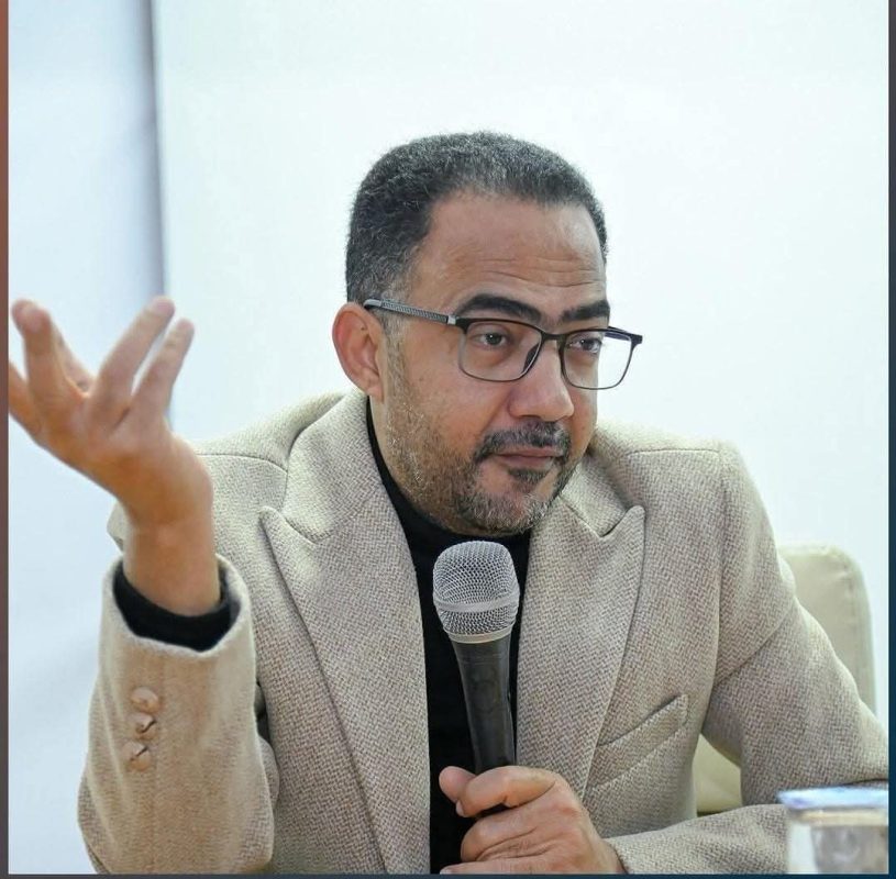 وفاة الشاعر والسياسي اليمني فؤاد الحميري في إسطنبول