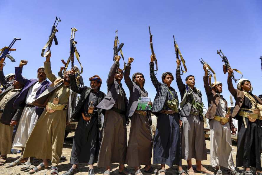 الحوثيون تحت المجهر.. تفاصيل خطيرة تكشف عنها الحكومة الشرعية خلال أيام