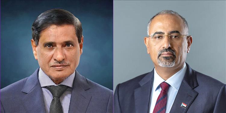 عيدروس الزبيدي يتواصل هاتفيًا مع زميله فرج البحسني بعد خروجه من العملية الجراحية