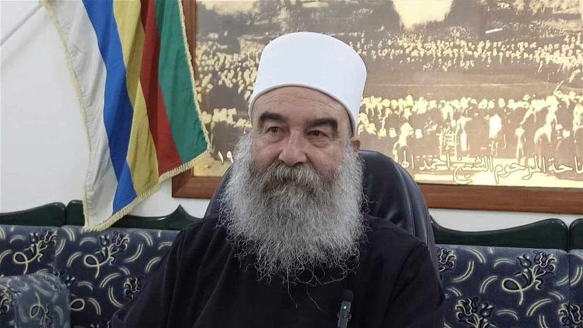 عميل تل أبيب في قلب السويداء: حكمت الهجري من الولاء للأسد إلى التحالف مع إسرائيل