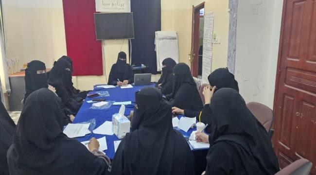 فتيات مأرب يناقشن تعزيز المشاركة السياسية والاجتماعية