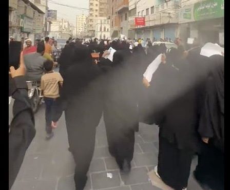 المحافظ مبخوت بن ماضي في مواجهة غضب الشارع.. مظاهرات غير مسبوقة تزلزل المكلا