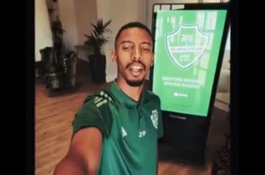 تفاصيل وقيمة العقد.. الأهلي يتعاقد مع محمد عبدالرحمن في صفقة انتقال صيفية
