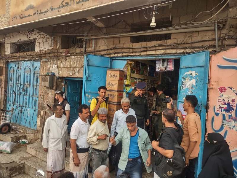 حملة تفتيش واسعة لأسعار السلع في تعز والمهرة تمتد إلى مأرب وعدن والحديدة وسط تلويح بإجراءات صارمة