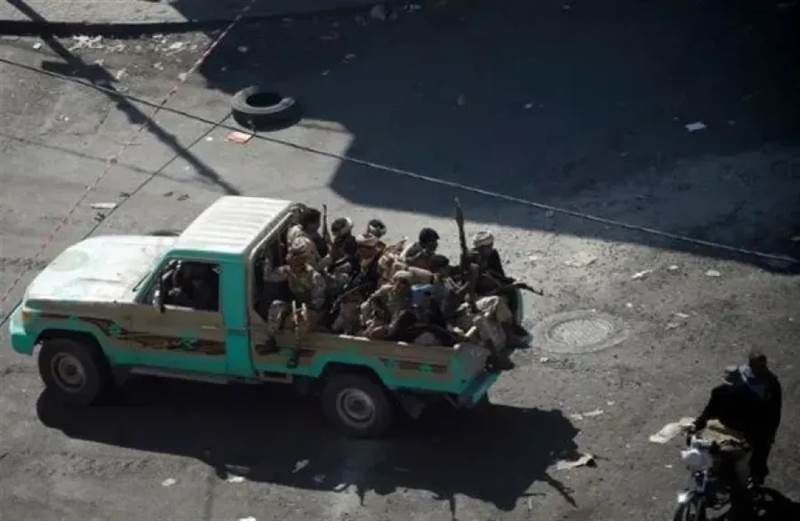 الحوثيون يفرضون حصارًا أمنيًا في صنعاء وسط مخاوف من انفجار الخلاف مع حليفهم المؤتمر