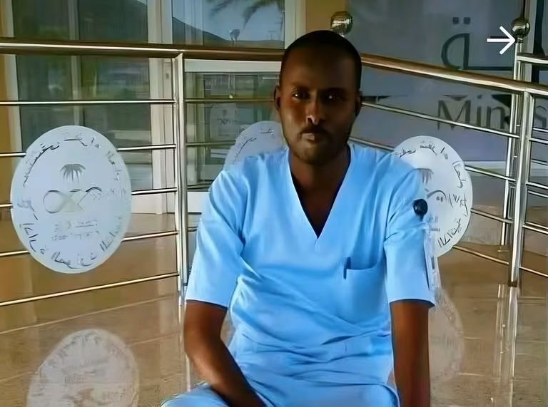 سبب وفاة طبيب وزوجته الطبيبة اختناقًا داخل سيارتهما بالرياض