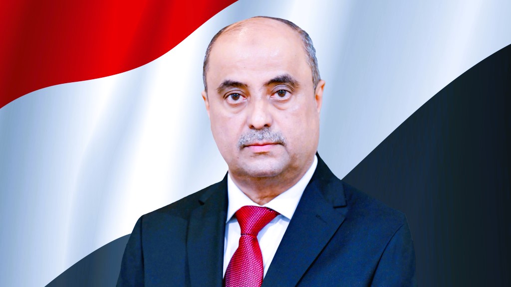 رئيس الوزراء: تحسّن سعر الصرف يجب أن ينعكس فورًا على الأسعار وضبط صارم للأسواق في عدن