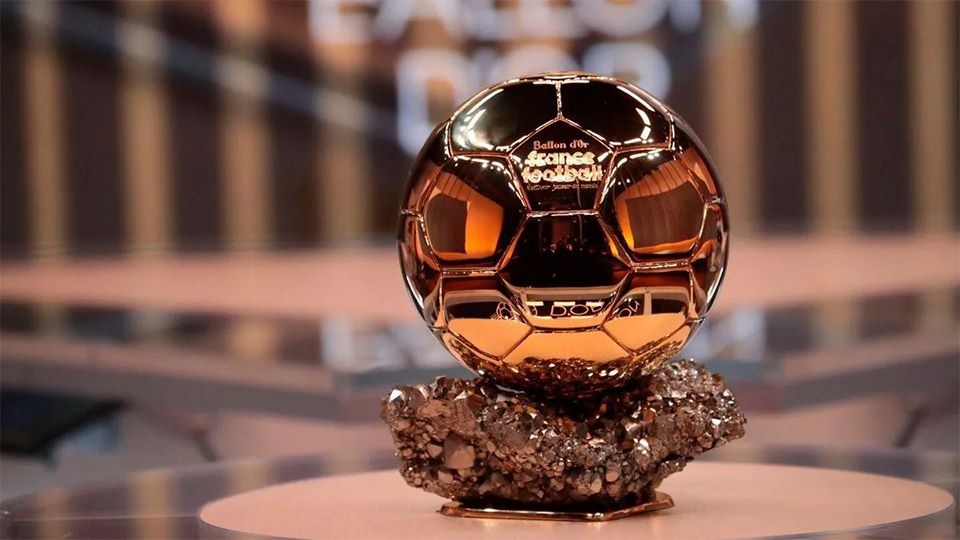 محمد صلاح يتصدر قائمة المرشحين للكرة الذهبية 2025.. الأسماء كاملة وموعد الإعلان
