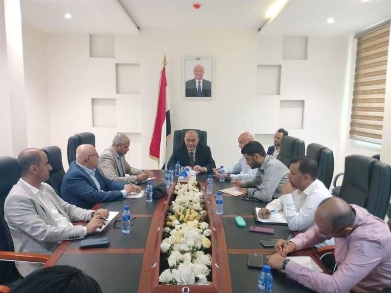 وزير التخطيط و الاتصالات يترأس اجتماعا لاستعادة إيرادات قطاع الاتصالات في عدن