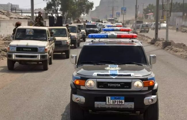 زوج وزوجته.. أجهزة الأمن في عدن تنجح في إحباط محاولة اختطاف وتهديد بتفجير قنبلة يدوية