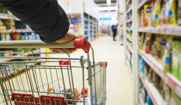 حيلة تسويقية ذكية في المتاجر.. لهذا السبب لا تشتري المنتجات عند مستوى عينك!