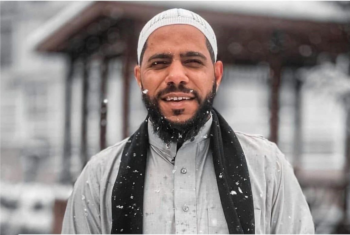 الداعية محمود الحسنات ينفي صحة منشورات الاستثمار على صفحته في فيسبوك ويكشف عن تعرضها للاختراق