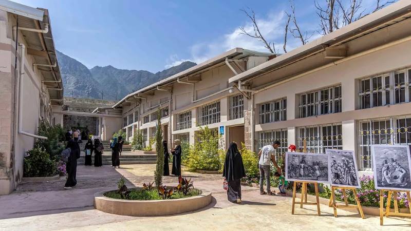 قرار جديد لرئيس الوزراء اليمني بخصوص الرسوم الجامعية