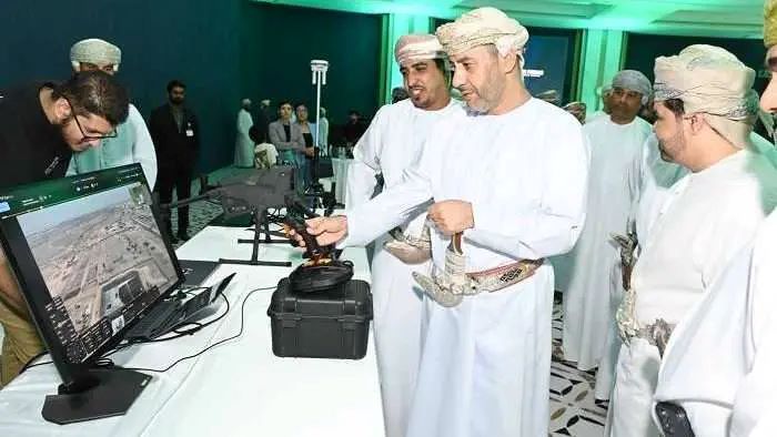 سلطنة عمان تكشف عن تقنية طائرات مسيرة متطورة لأول مرة في الشرق الأوسط